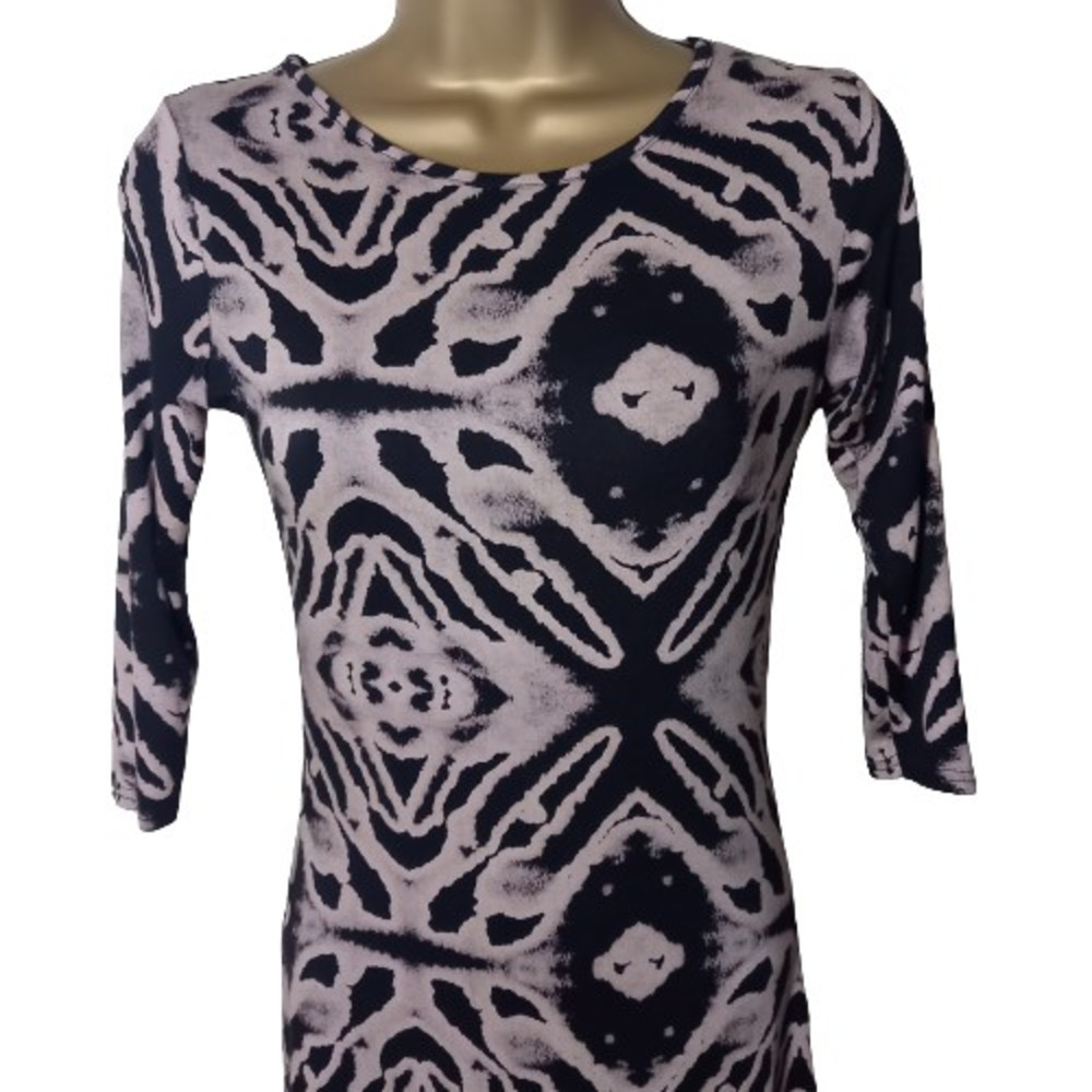 Size 8 Below Knee Bodycon Patterned ½ Sleeve Dress - Picture 2 of 5